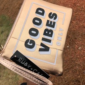 Good Vibes Only handbag/wristlet ✨